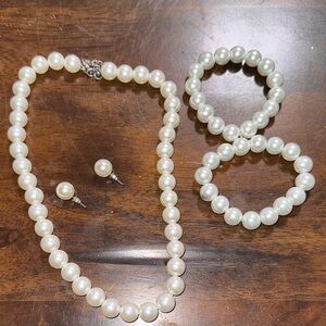 Classic Plastic White Pearl Necklace and Bracelet Set